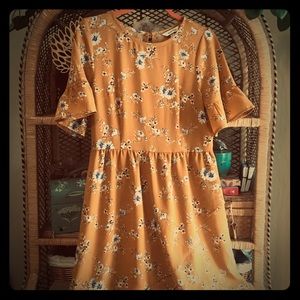 Floral dress beautiful mustard color for Fall !